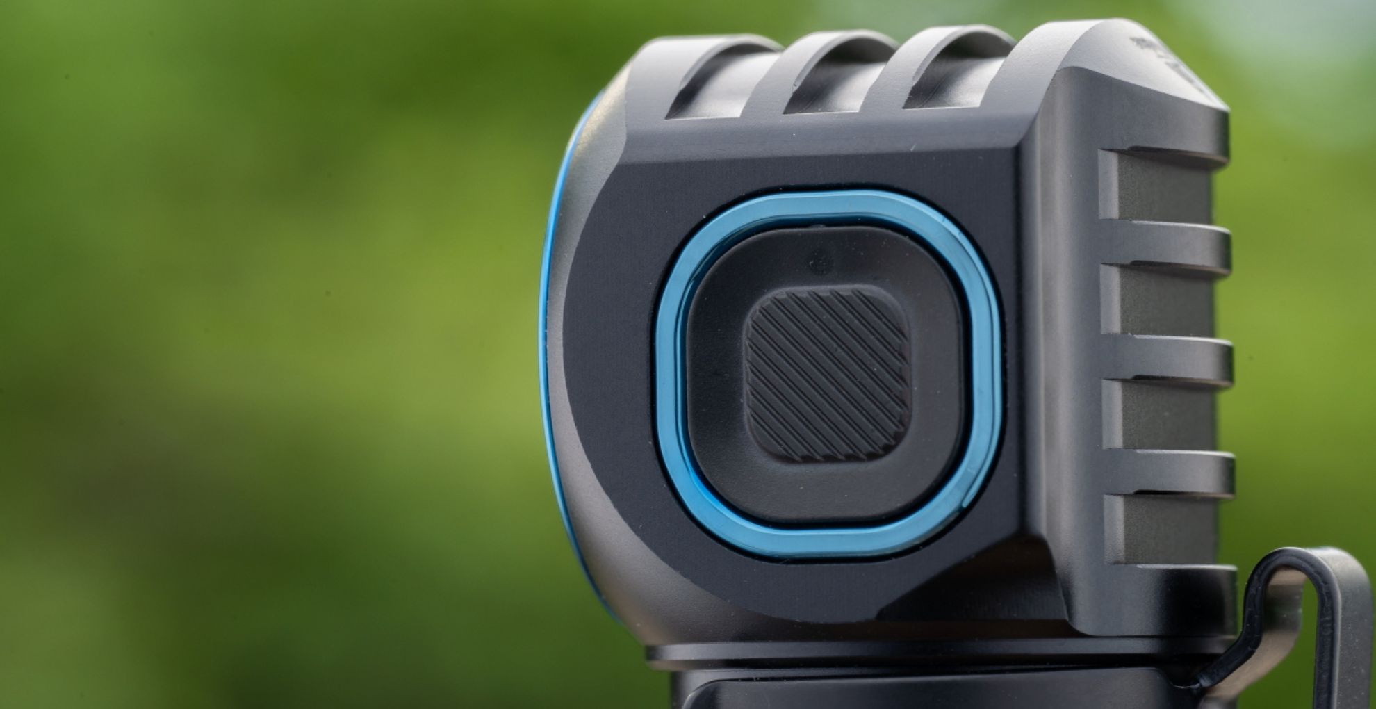 olight perun 3 large metal side button tqe5my